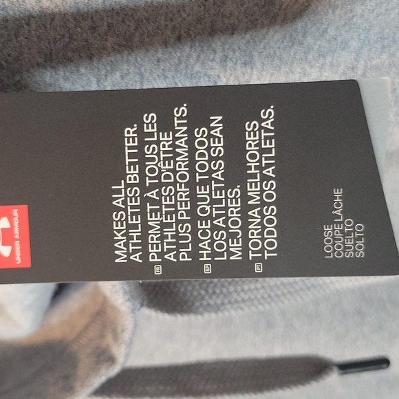 Medium Gray Under Armour Sweatshirt. - Picture 3 of 3